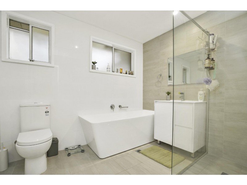 7 Larbonya Avenue, Wyoming NSW 2250