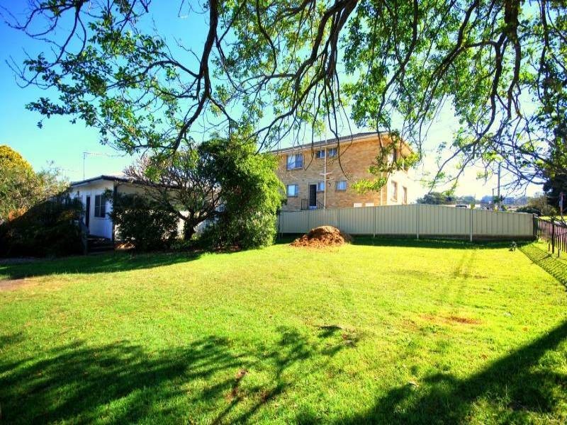 1,2,3,&4/52 Melbourne Street, East Gosford NSW 2250