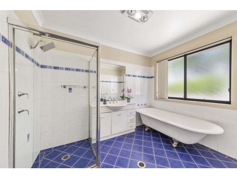 32 Berrys Head Road, Wyoming NSW 2250