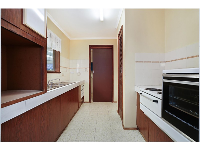 18 Craigend St, Wyoming NSW 2250