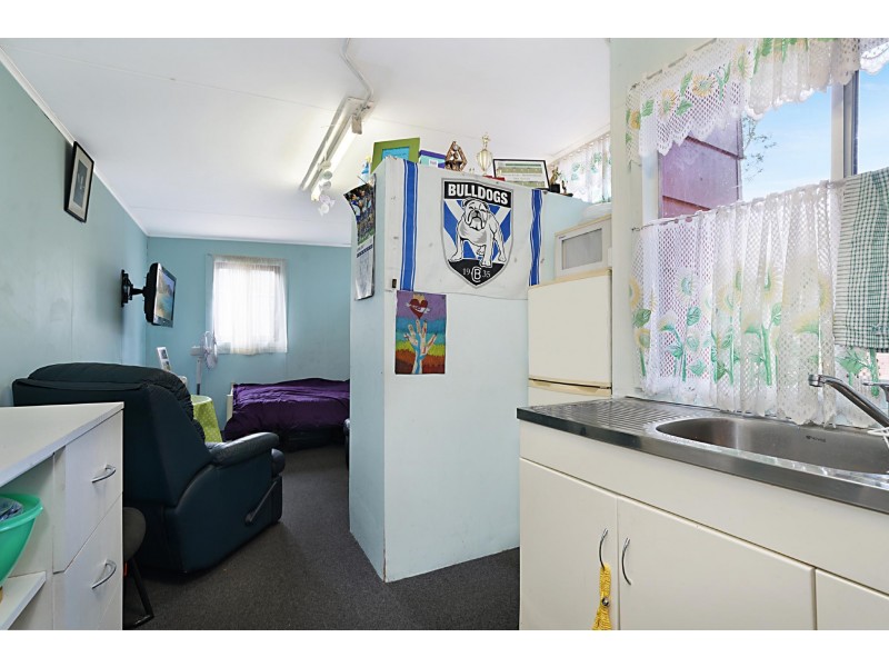 18 Craigend St, Wyoming NSW 2250