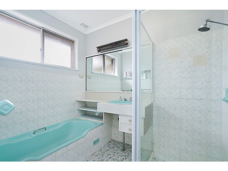 18 Craigend St, Wyoming NSW 2250