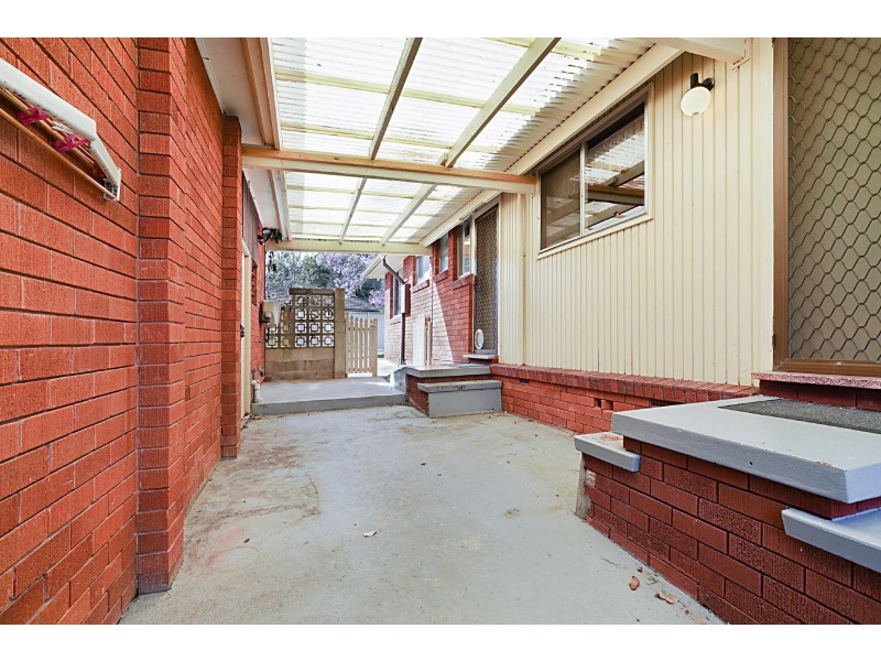 18 Craigend St, Wyoming NSW 2250
