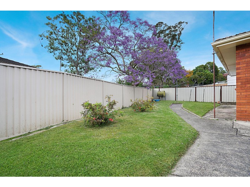 18 Craigend St, Wyoming NSW 2250