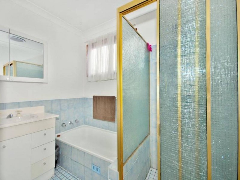 20 Macgregor Street, Wyoming NSW 2250