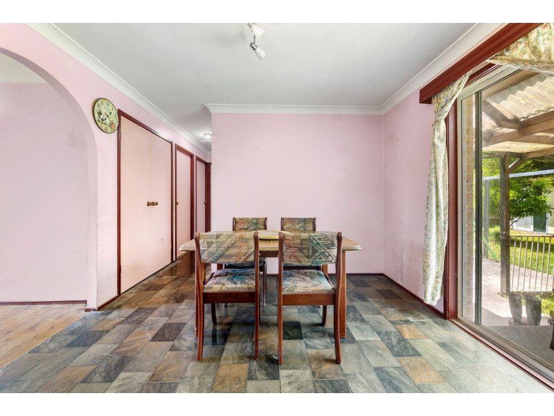 6 Elkhorn Close, Wyoming NSW 2250