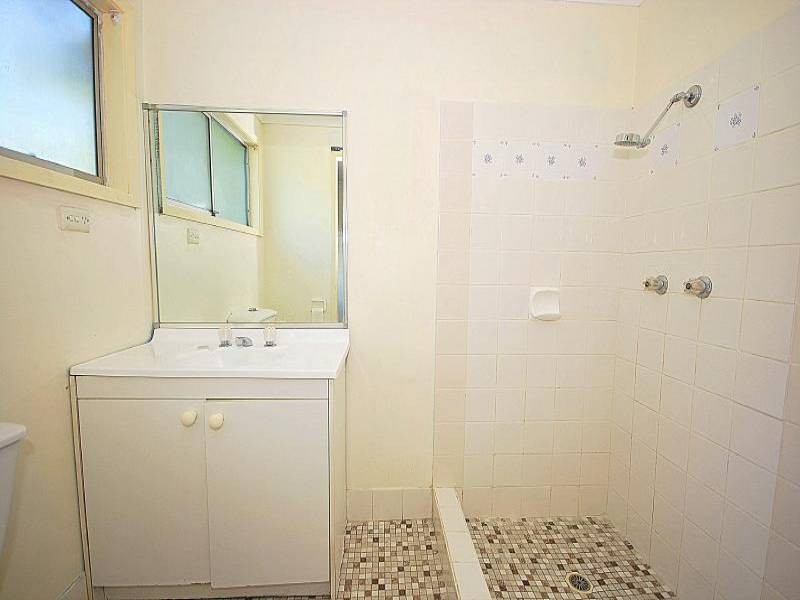 19 Day Street, Wyoming NSW 2250