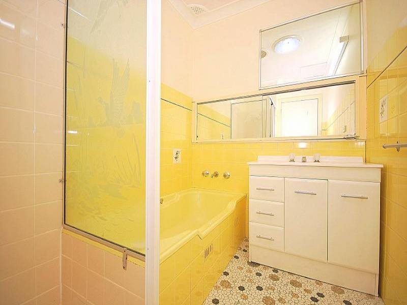 19 Day Street, Wyoming NSW 2250