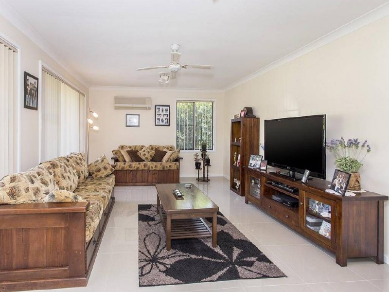 3 Pangari Close, Wyoming NSW 2250