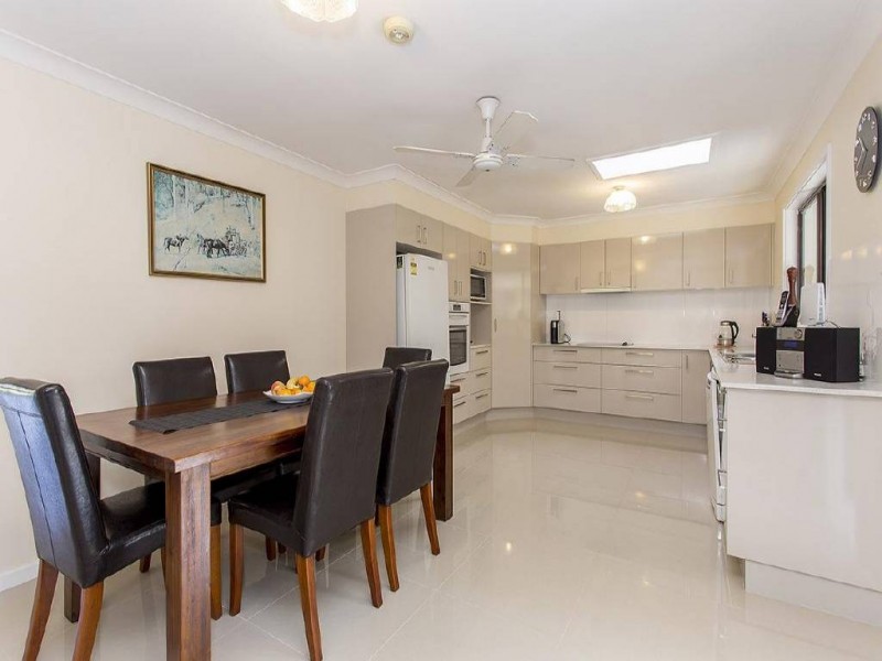 3 Pangari Close, Wyoming NSW 2250
