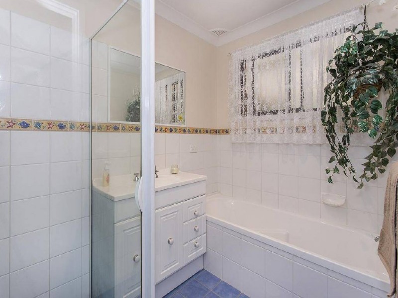 3 Pangari Close, Wyoming NSW 2250