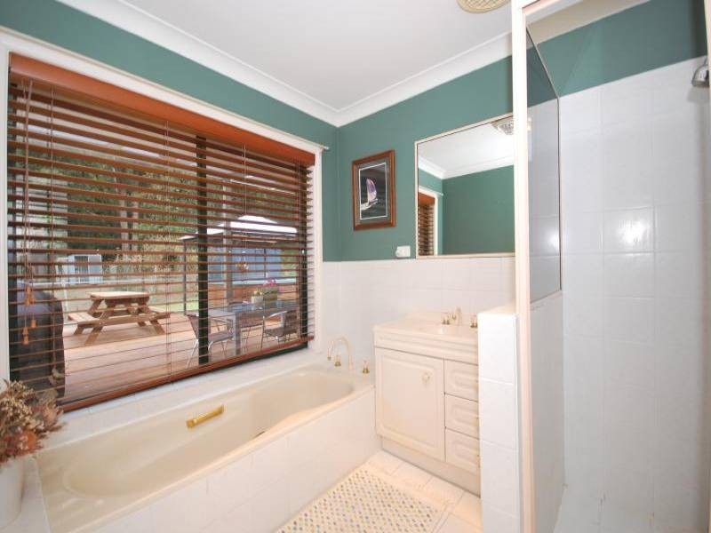 220 Ourimbah Creek Road, Ourimbah NSW 2258