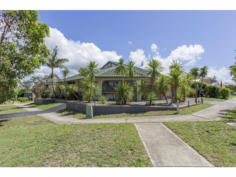 34 Quarterhorse Parade, Wadalba NSW 2259