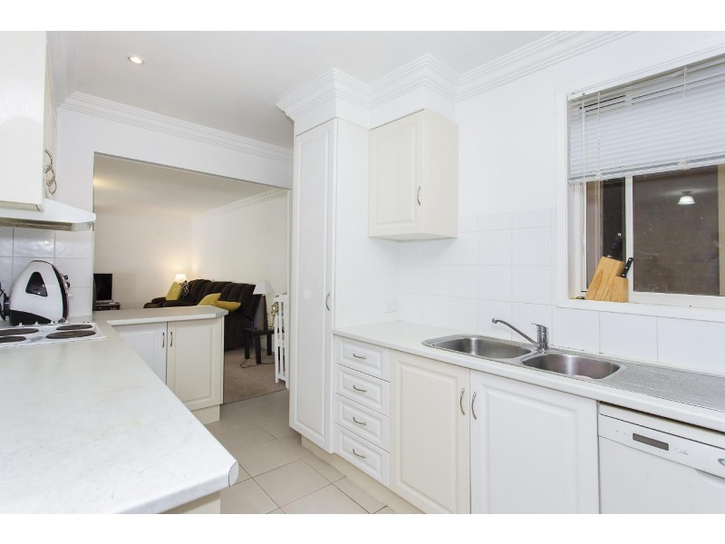 34 Quarterhorse Parade, Wadalba NSW 2259