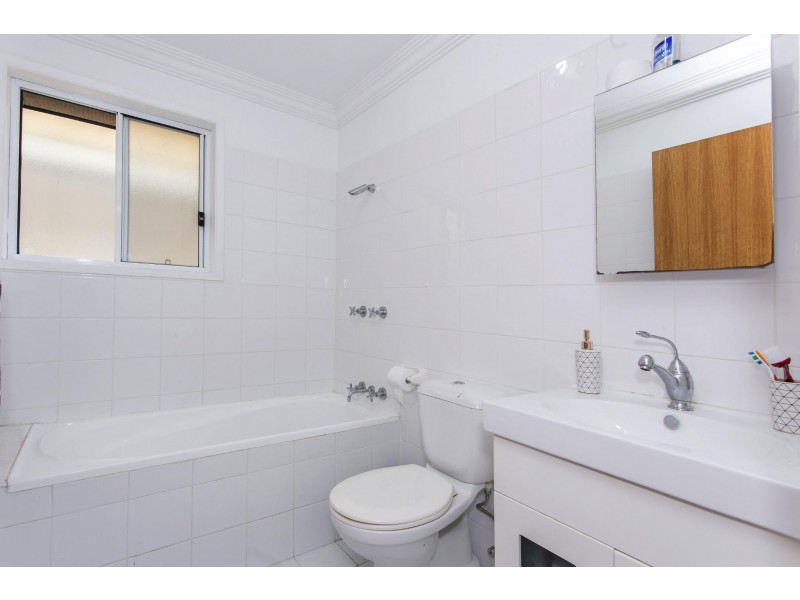 34 Quarterhorse Parade, Wadalba NSW 2259