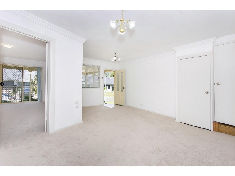 34 Quarterhorse Parade, Wadalba NSW 2259