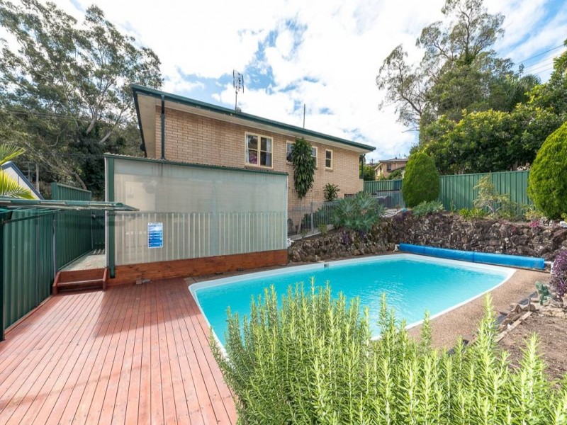 10 Angus Avenue, Wyoming NSW 2250