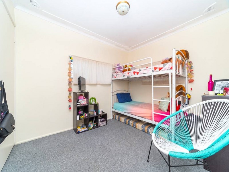 37 orange parade, Wyoming NSW 2250