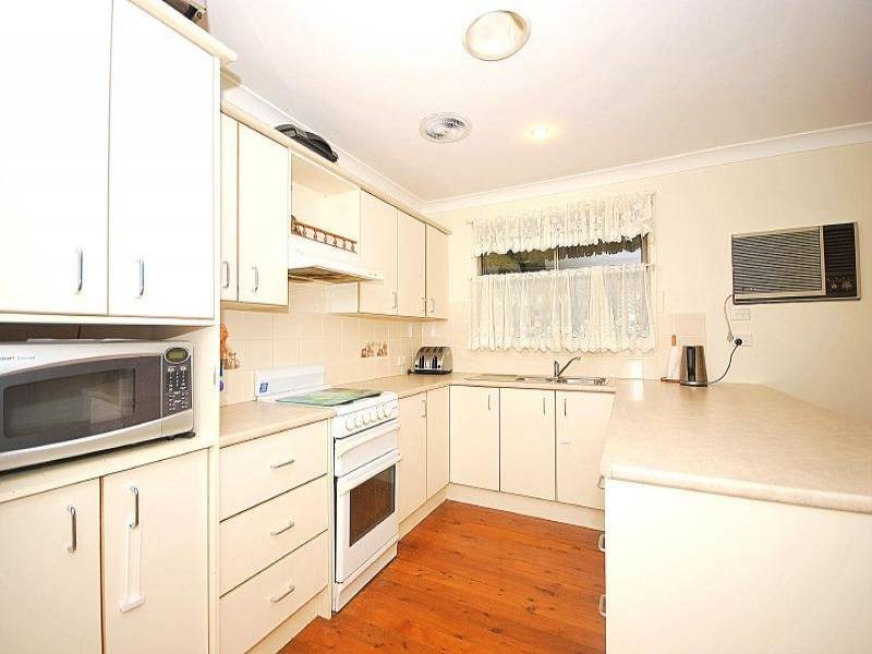 5 Fragar Avenue, Wyoming NSW 2250