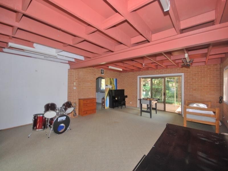 12 Calantha Drive, Wyoming NSW 2250