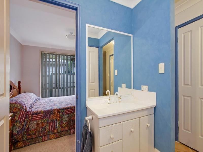 1/235 Avoca Drive, Green Point NSW 2251