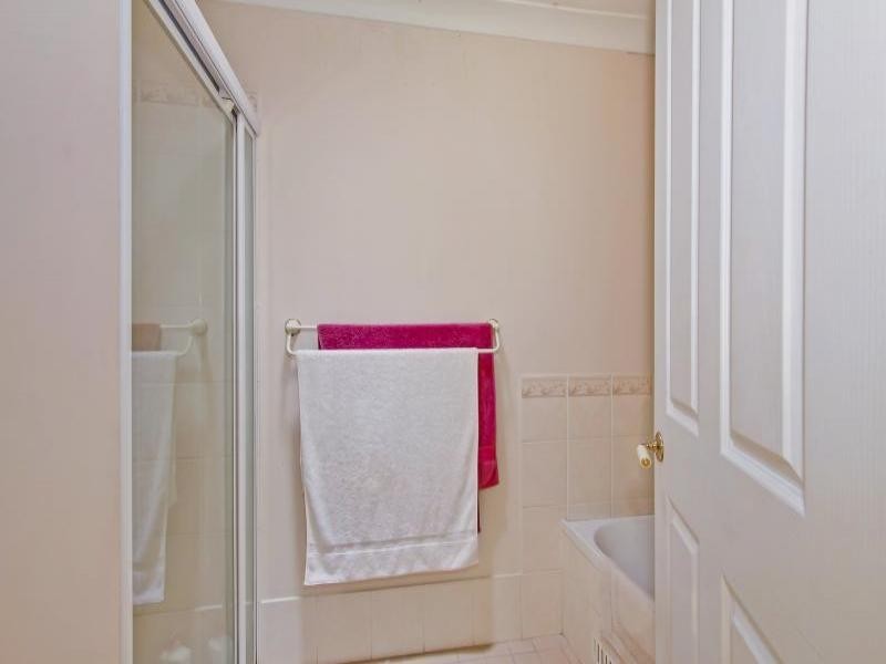 1/235 Avoca Drive, Green Point NSW 2251