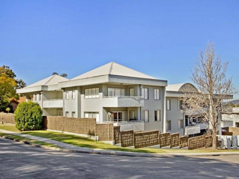 4/13-15 Moore Street, West Gosford NSW 2250