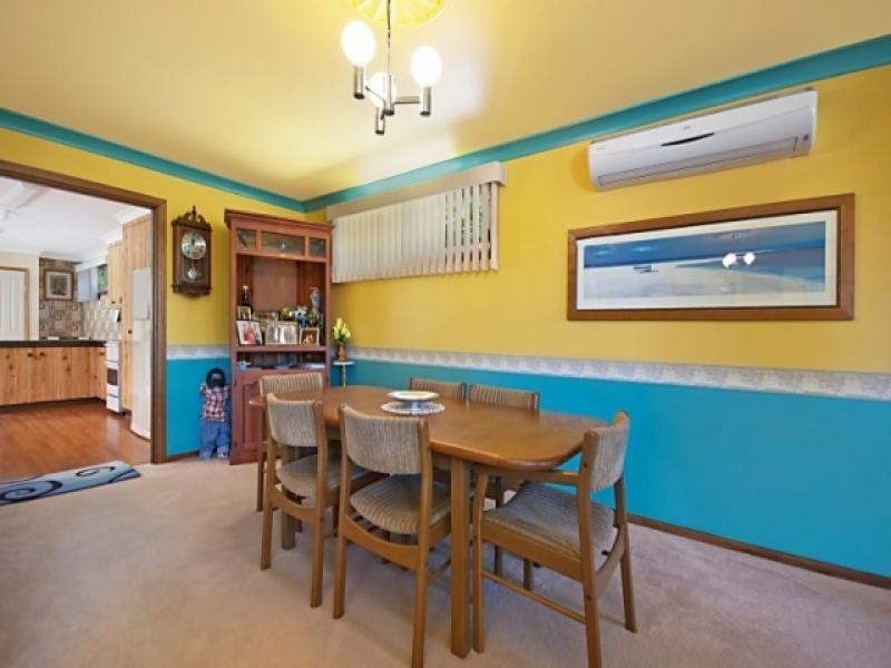 11 Angus Avenue, Wyoming NSW 2250