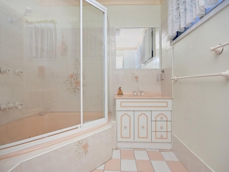 11 Angus Avenue, Wyoming NSW 2250