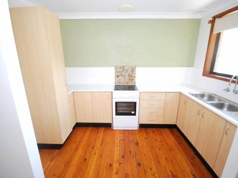 2/43 Rainforest Road, Wyoming NSW 2250