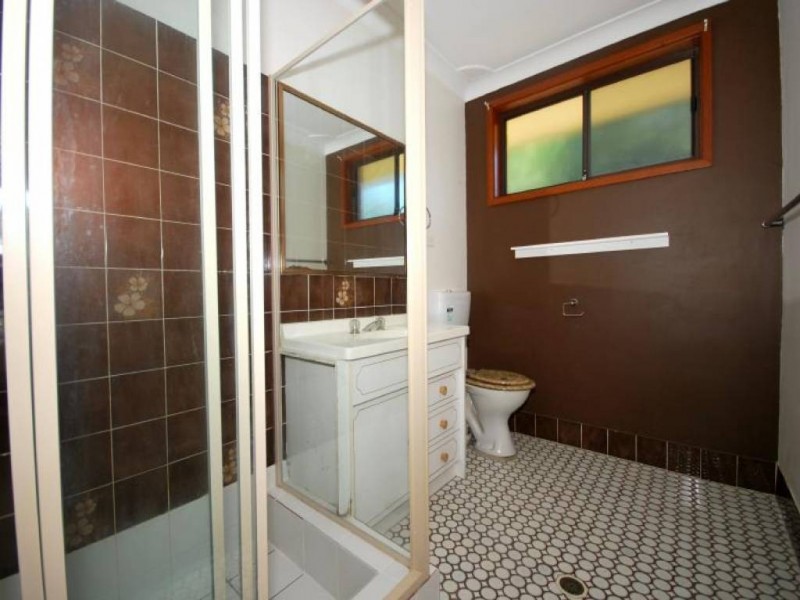 2/43 Rainforest Road, Wyoming NSW 2250