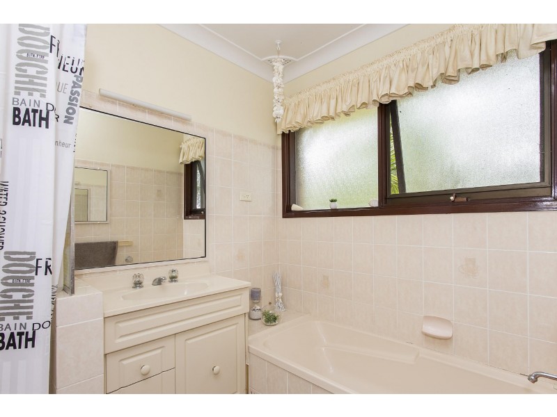22 Holly Ave, Narara NSW 2250
