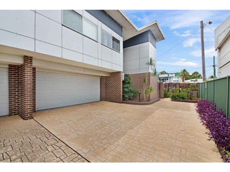 8/8 Akora Road, Wyoming NSW 2250