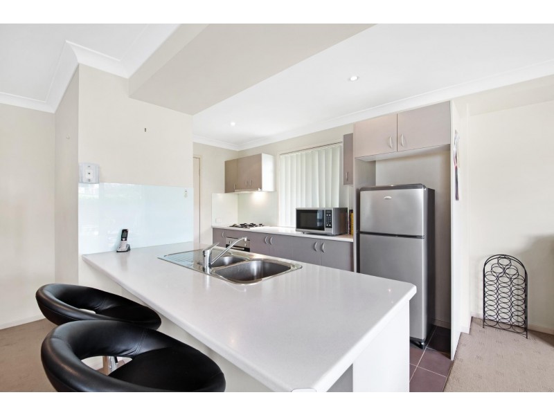 8/8 Akora Road, Wyoming NSW 2250