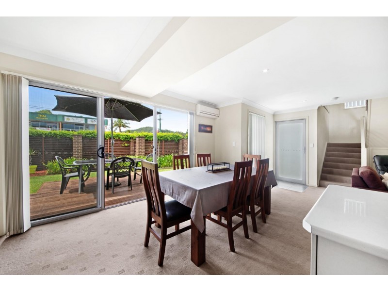 8/8 Akora Road, Wyoming NSW 2250