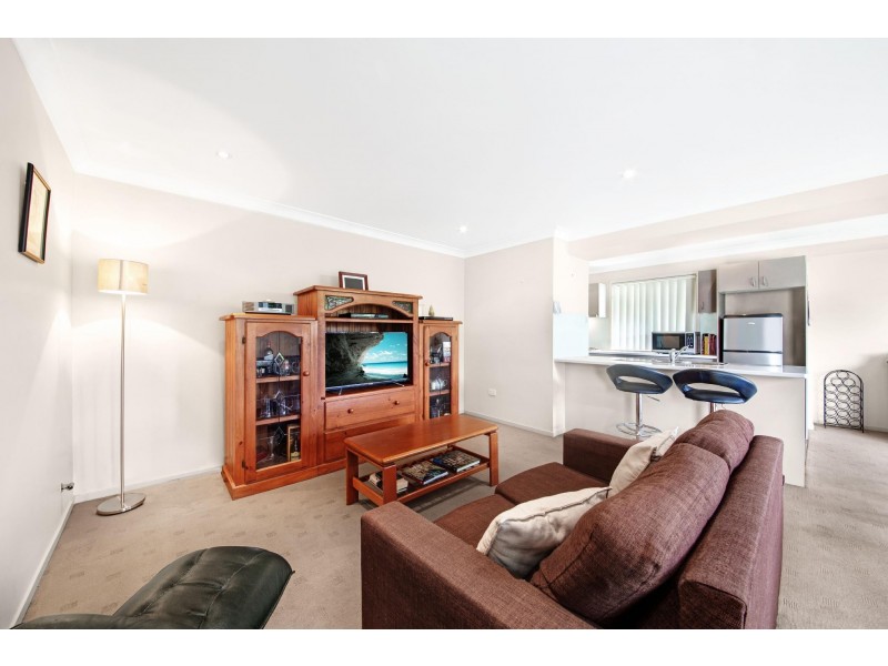 8/8 Akora Road, Wyoming NSW 2250