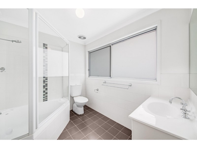 8/8 Akora Road, Wyoming NSW 2250