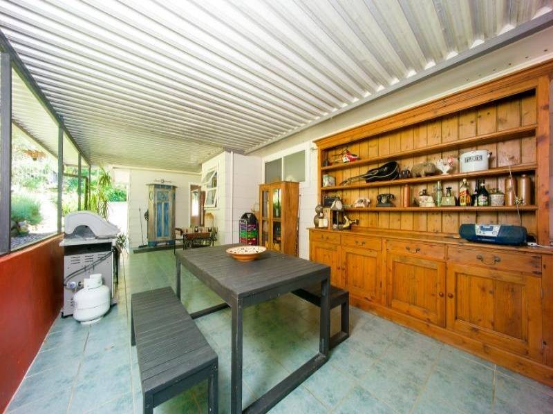 9 Heather Crescent, Wyoming NSW 2250