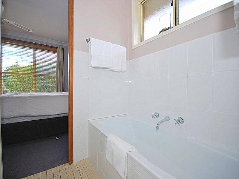 13 Benkari Avenue, Kariong NSW 2250