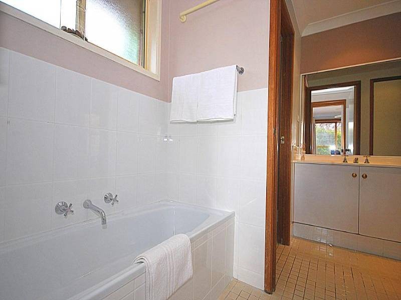 13 Benkari Avenue, Kariong NSW 2250