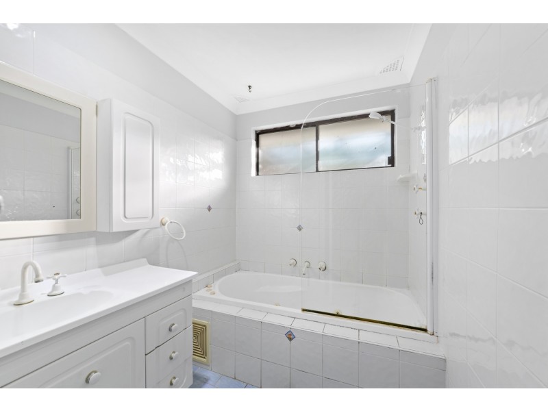 34 Dalton Street, Wyoming NSW 2250