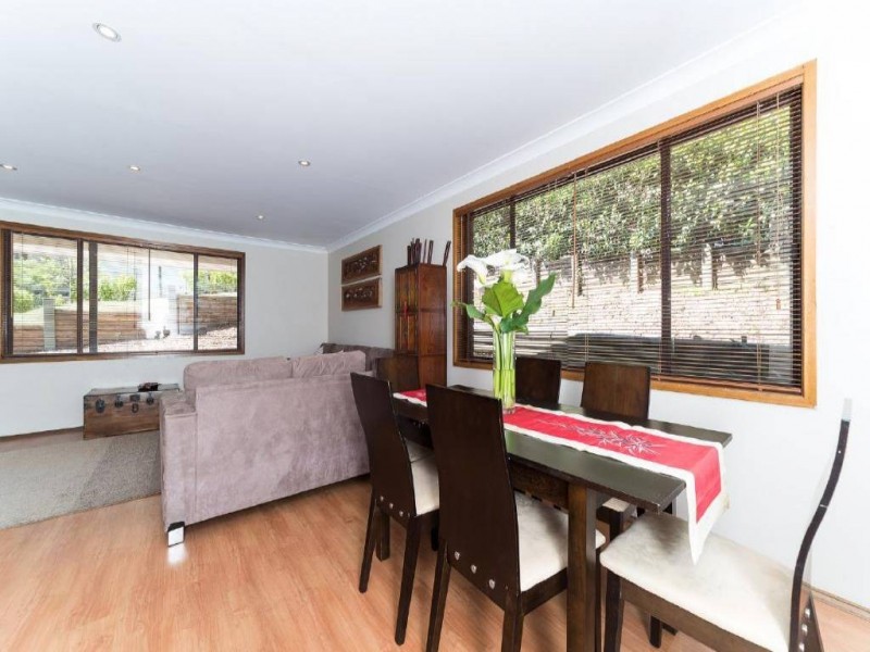 14 Calantha Drive, Wyoming NSW 2250