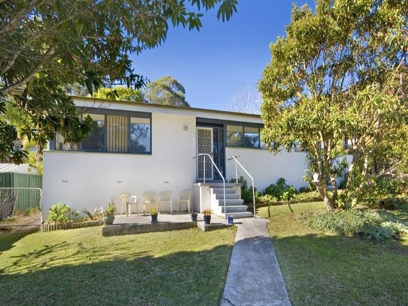 4 The Grove, Wyoming NSW 2250