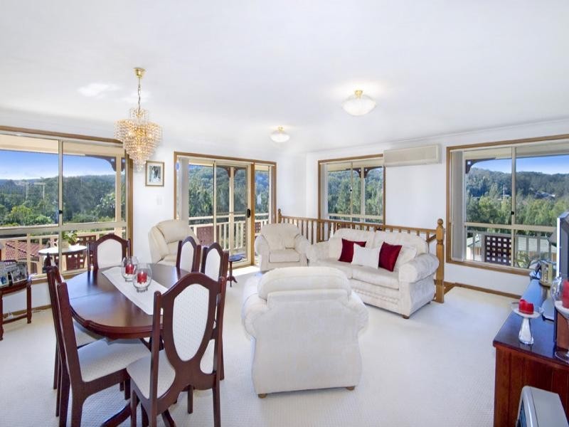 25 Robert Holl Drive, Ourimbah NSW 2258