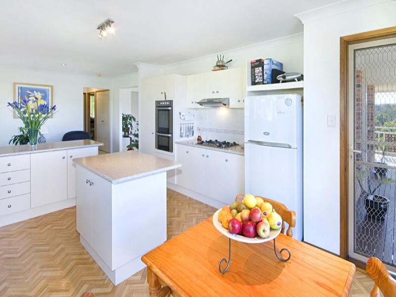 25 Robert Holl Drive, Ourimbah NSW 2258