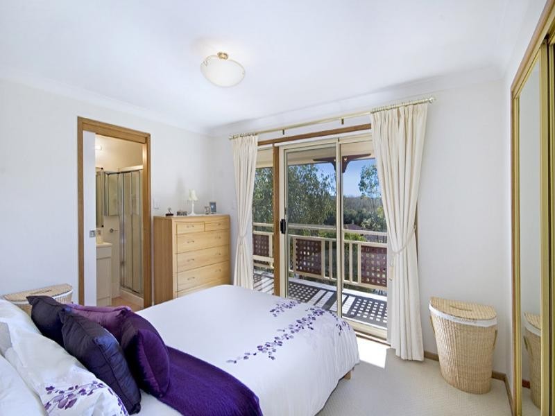 25 Robert Holl Drive, Ourimbah NSW 2258