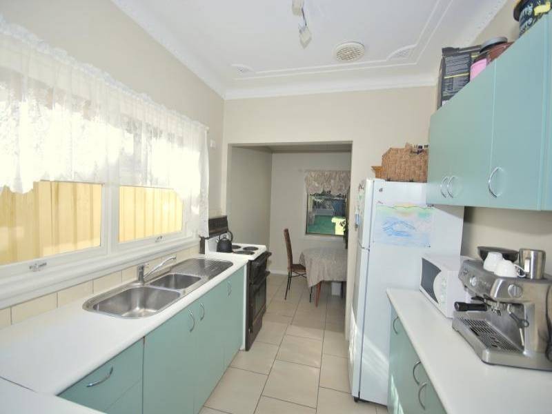 10 Lynnette Crescent, East Gosford NSW 2250