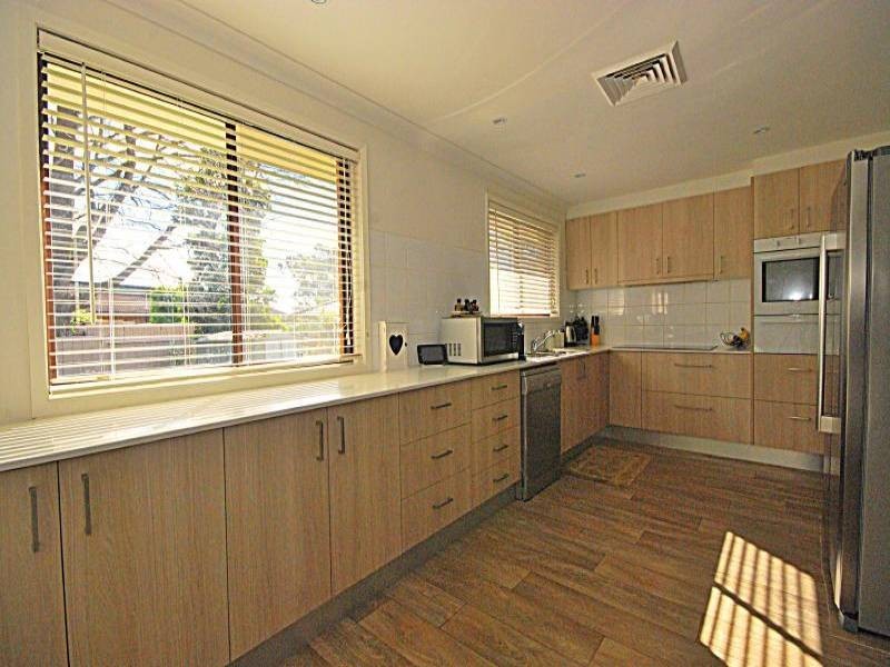 11 Rafferty Close, Kariong NSW 2250
