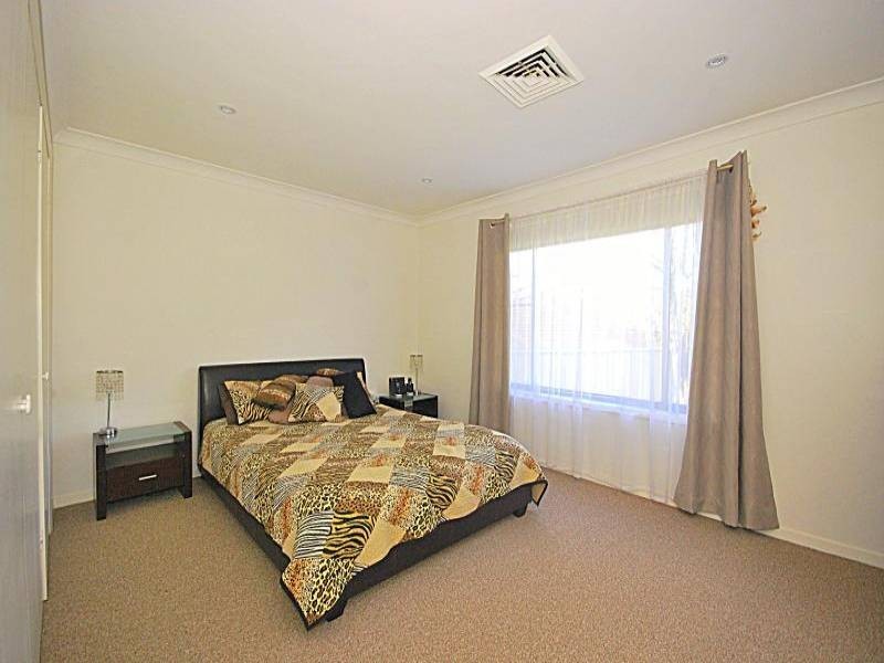 11 Rafferty Close, Kariong NSW 2250