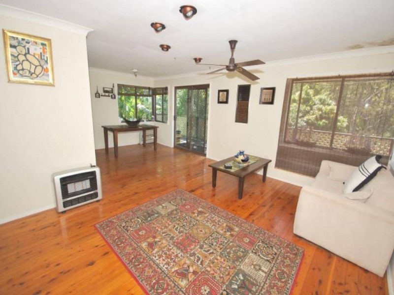 6 Gregory Street, Wyoming NSW 2250